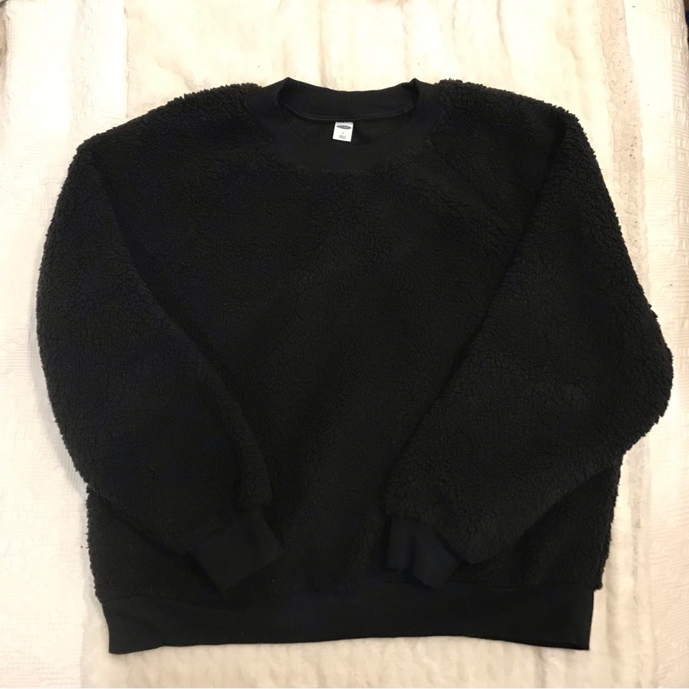 BLACK SHERPA CREWNECK